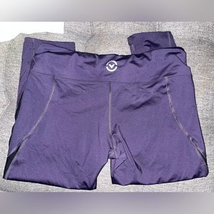Virus International Capri leggings
